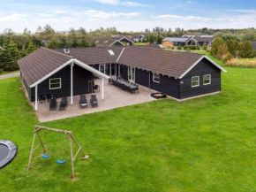 Nine-Bedroom Holiday home in Idestrup 2, Bogø By